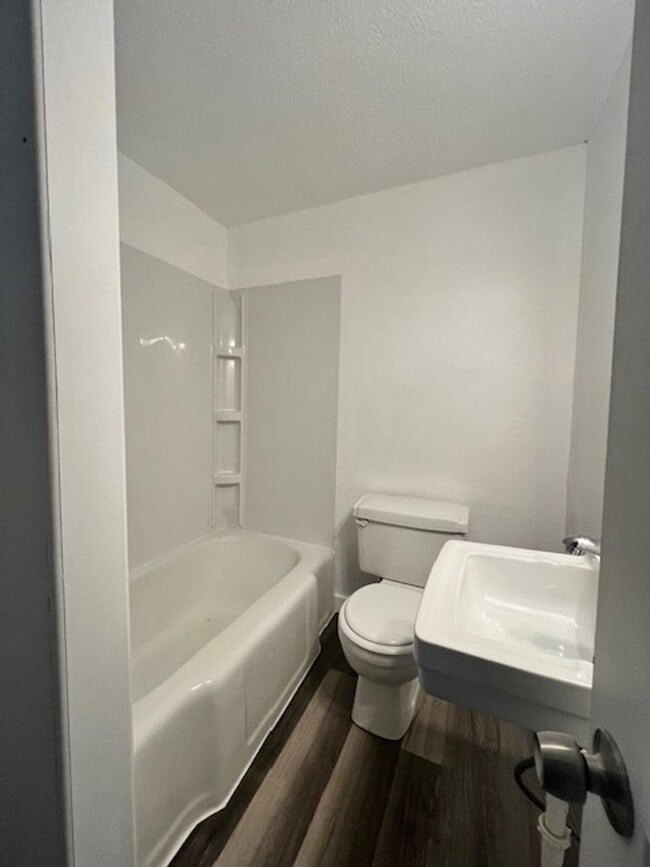 Building Photo - 11 8th St SW