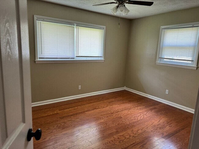 Building Photo - 121 Herty Dr