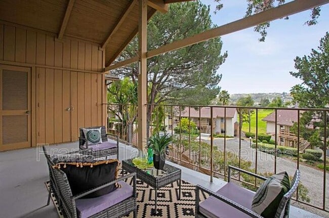 Building Photo - 912 Knoll Vista Dr