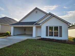 Building Photo - !!New Construction!! NEAR Pinegrove Elementary/Middle - 4BR Home with Granite Countertops, LVP Fl...