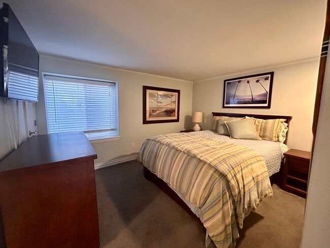 Building Photo - $0 DEPOSIT OPTION. 3BED/2BATH CHARMING HOM...