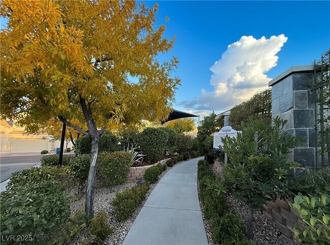 Building Photo - 7673 French Springs st'