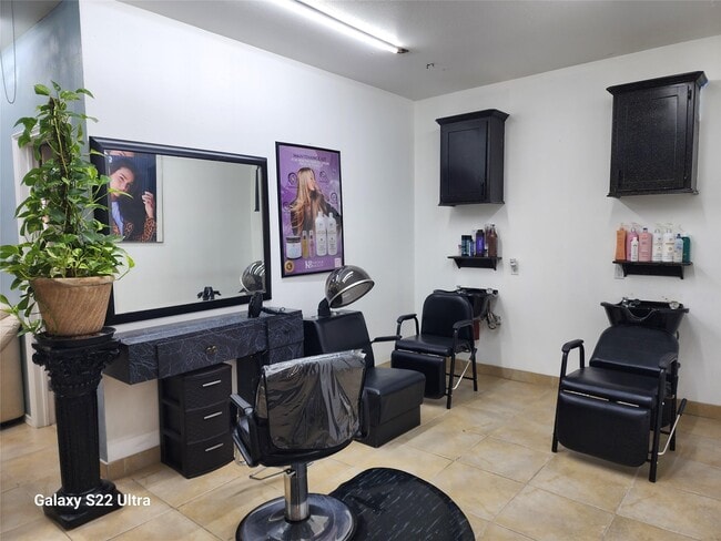 Building Photo - 410 Rosamond St