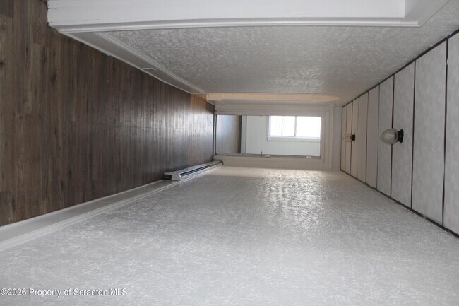 Building Photo - 61 Fallbrook St