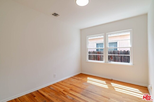 Building Photo - 4950 Newcastle Ave