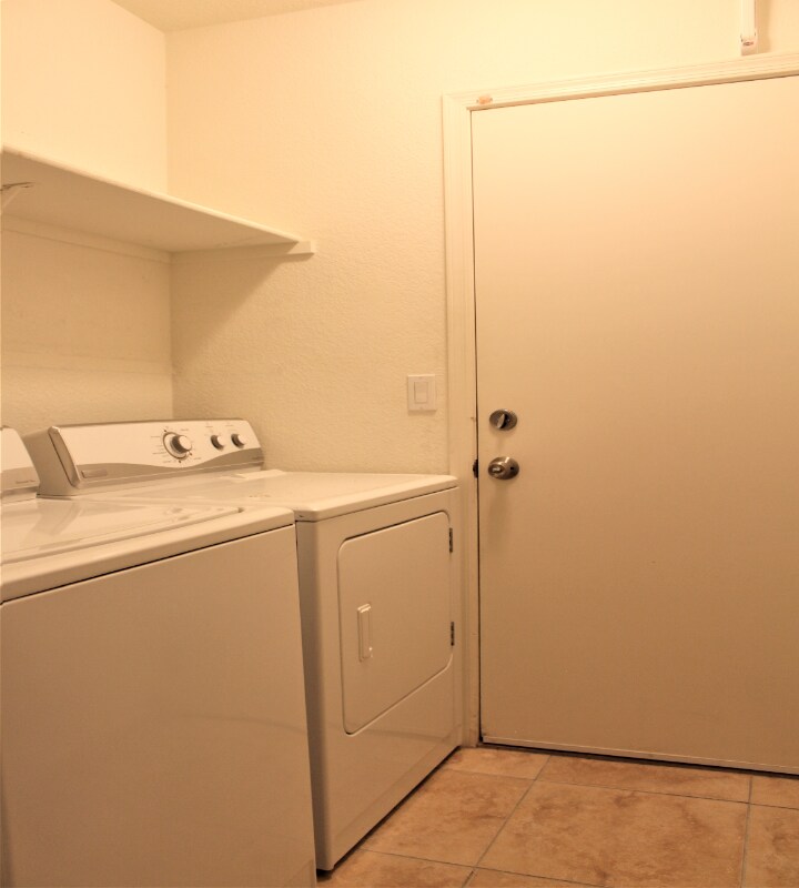 Building Photo - 5360 N Placita Los Arbustos