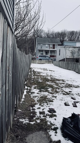 Building Photo - 8 W Abbott St