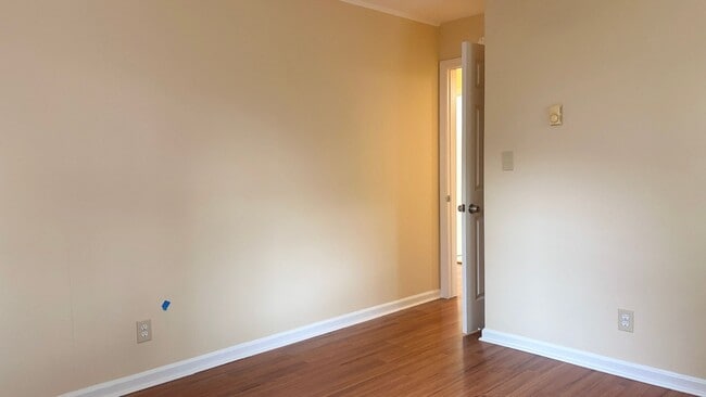 Building Photo - DVI122#-DJ