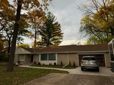 Building Photo - 13814 W Robin Trl