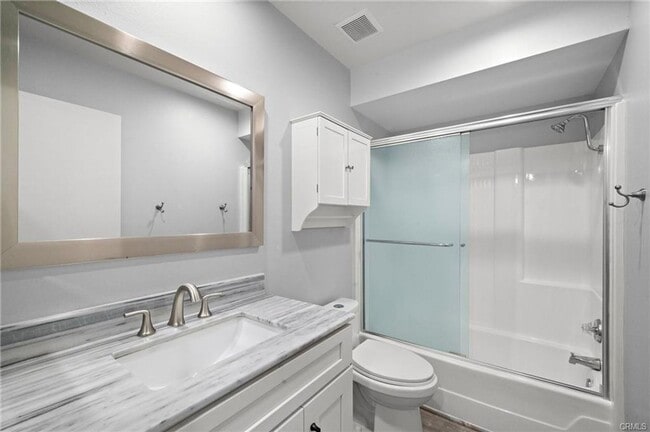 Building Photo - Beautifully Upgraded Single-Level Condo on...