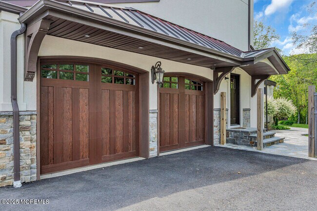 Building Photo - 620 Brookside Dr
