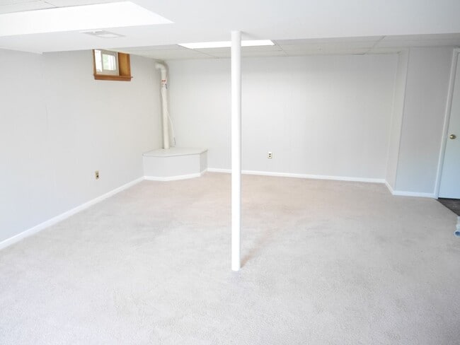 Building Photo - Your Next Home Awaits! Single Family Home ...
