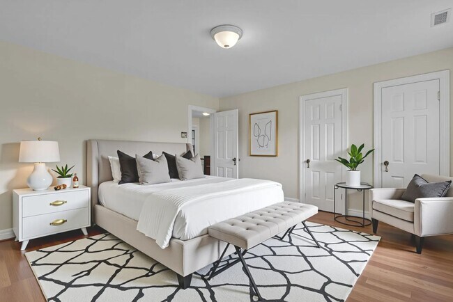 Building Photo - BEAUTIFUL COLONIAL HOME ON LIBBIE AVENUE B...