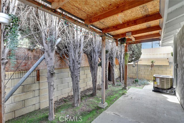 Building Photo - 404 E Glendale Dr