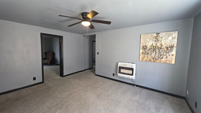 Building Photo - Unique 3 Bedroom Home