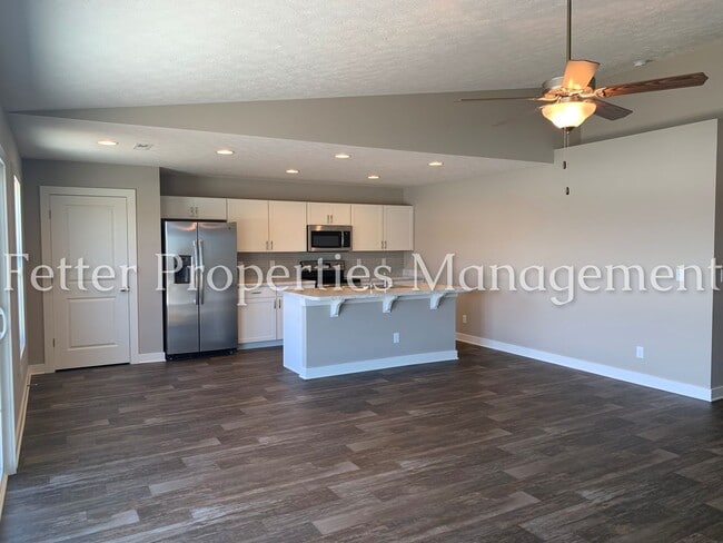 Building Photo - Gorgeous 3 Bedroom Home!