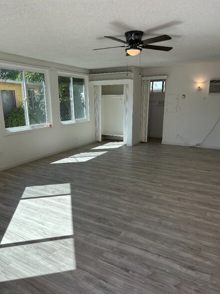Building Photo - 633 N Orchard Dr