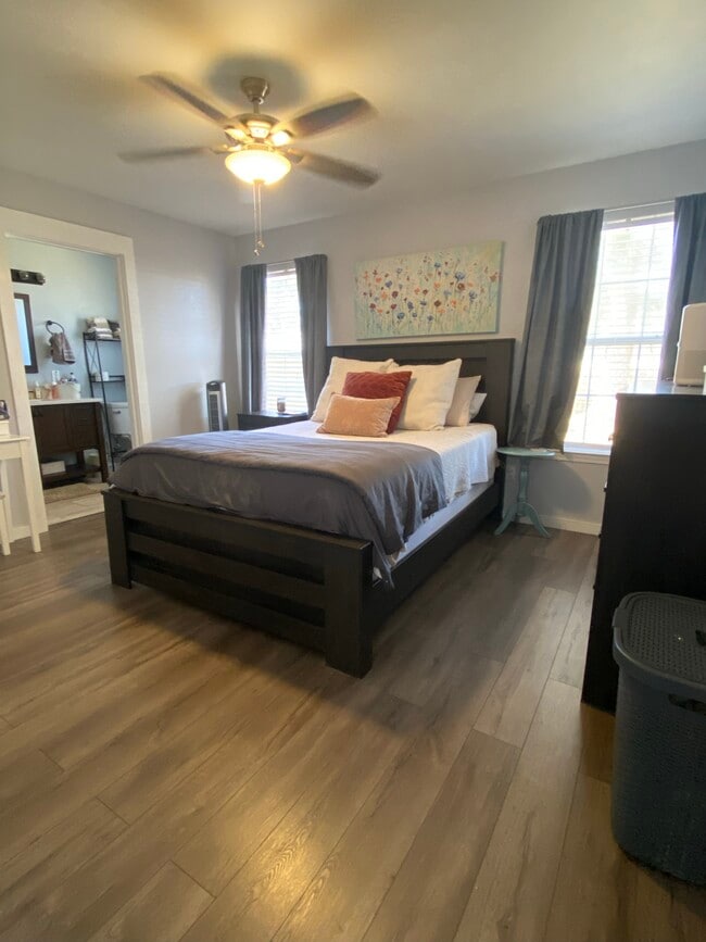 Master to master bath - 36 Stowe Rd