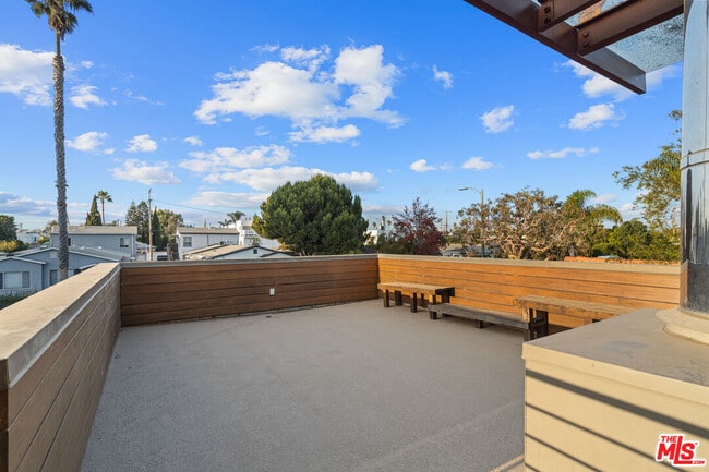 Building Photo - 800 Indiana Ave