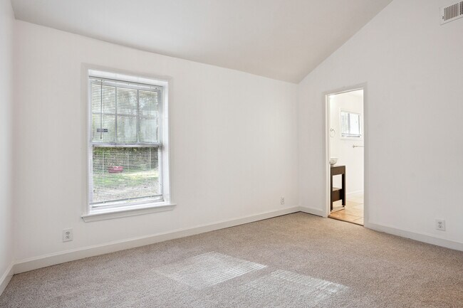 Building Photo - 4435 Yates Rd