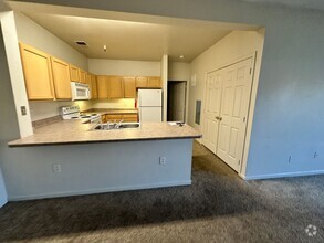 Building Photo - *MOVE-IN SPECIAL $500 off first full month...