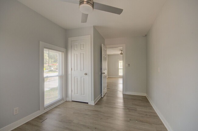 Building Photo - 1701 S State St