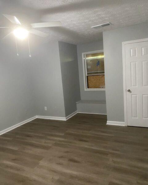 Building Photo - 1136 Summer Brook Rd