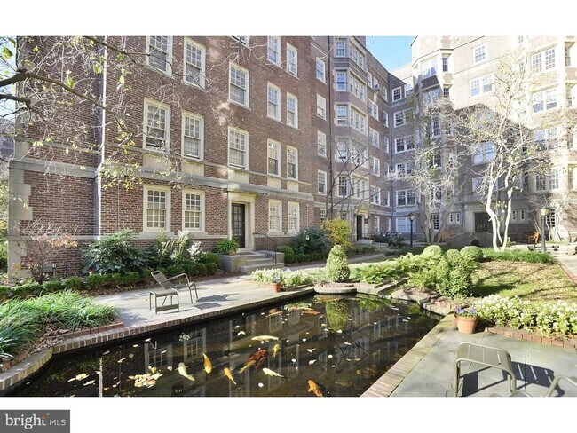 Building Photo - 4625 Pine St