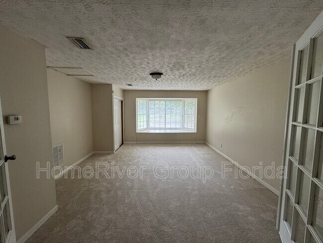 Building Photo - 4450 Englewood Ave