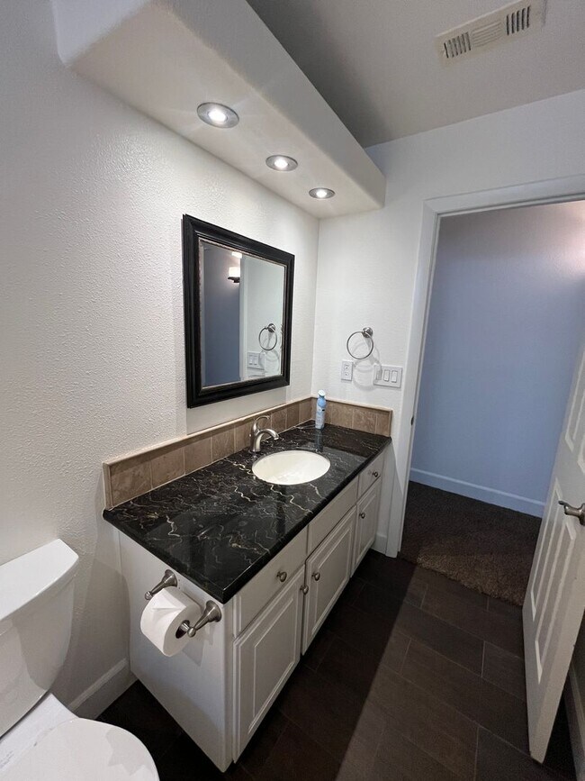 Building Photo - Beautiful Southside Visalia Home! Coming Soon!