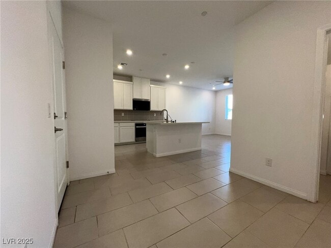 Building Photo - 230 Wewatta Ave