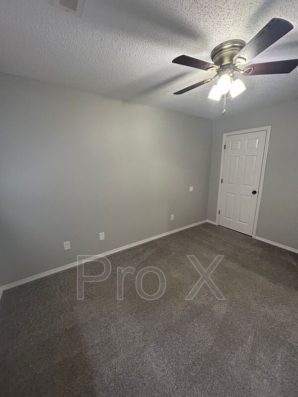 Building Photo - 3501 SW Landau Ct