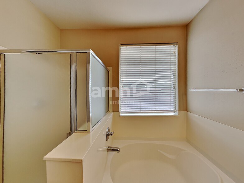 Building Photo - 6723 W Harwell Rd W