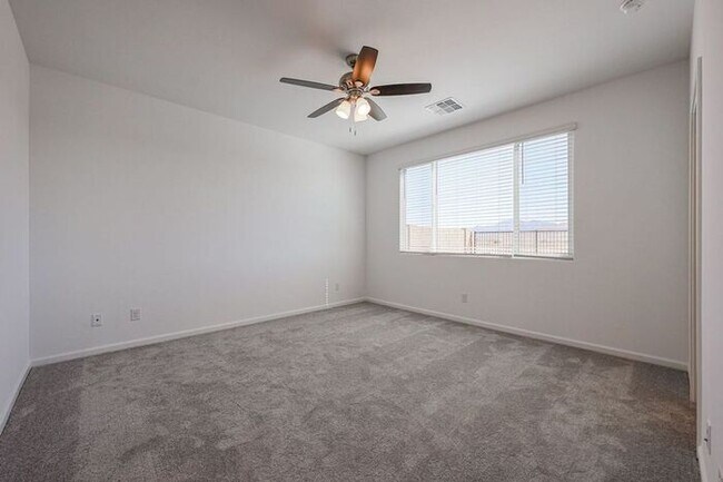 Building Photo - Alamar Living, 4 Bed, 3 Bath Rental!