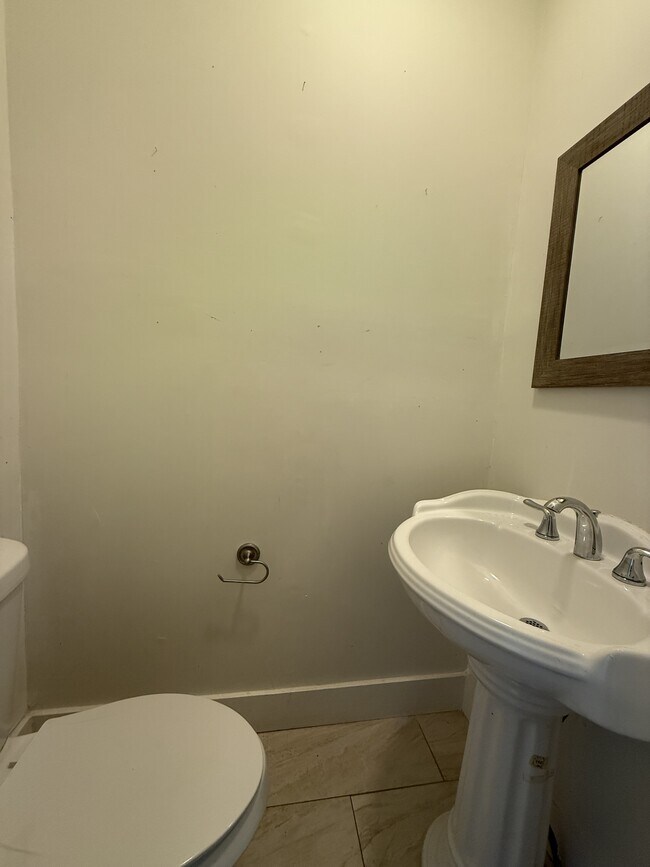 Building Photo - 1225 15th Way SW