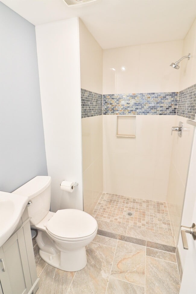 Building Photo - 24 Courthouse Sq