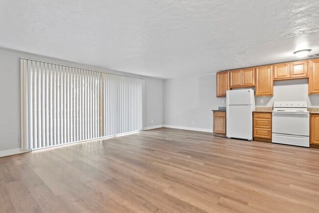 Primary Photo - MOVE IN SPECIAL 1ST MONTH RENT FREE!! 2 be...