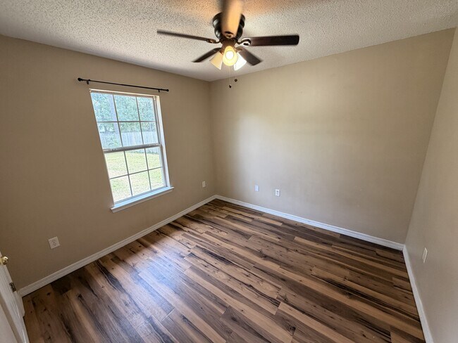 Building Photo - 7212 Bogey Ln