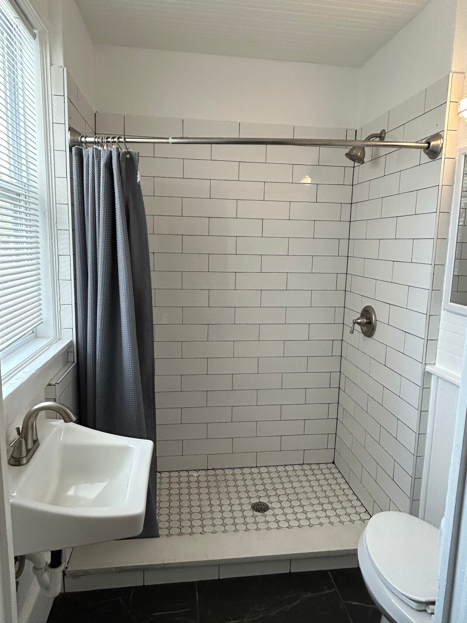 Building Photo - 302 Live Oak St