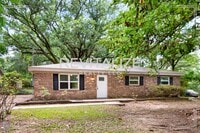 Building Photo - Charming 3 Bedroom Home with Large Yard in Theodore!