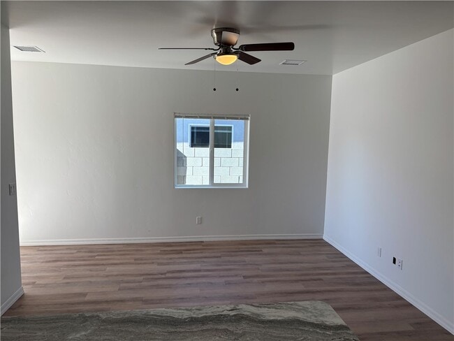 Building Photo - 2553 Sycamore Ave