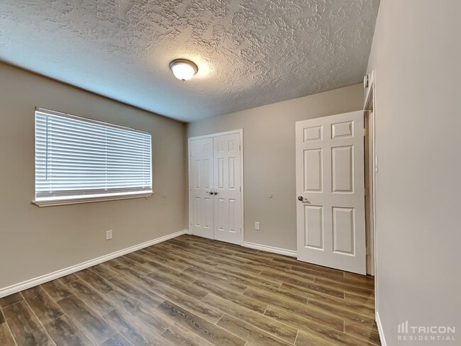 Building Photo - 15614 Fox Springs Dr