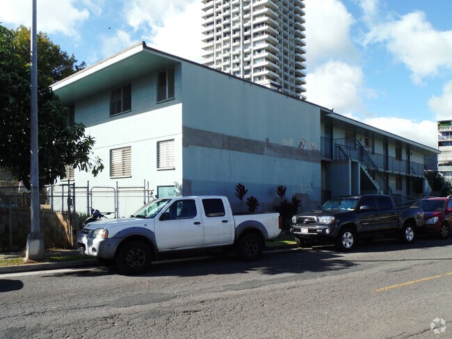 Building Photo - 827 Waiaka Rd