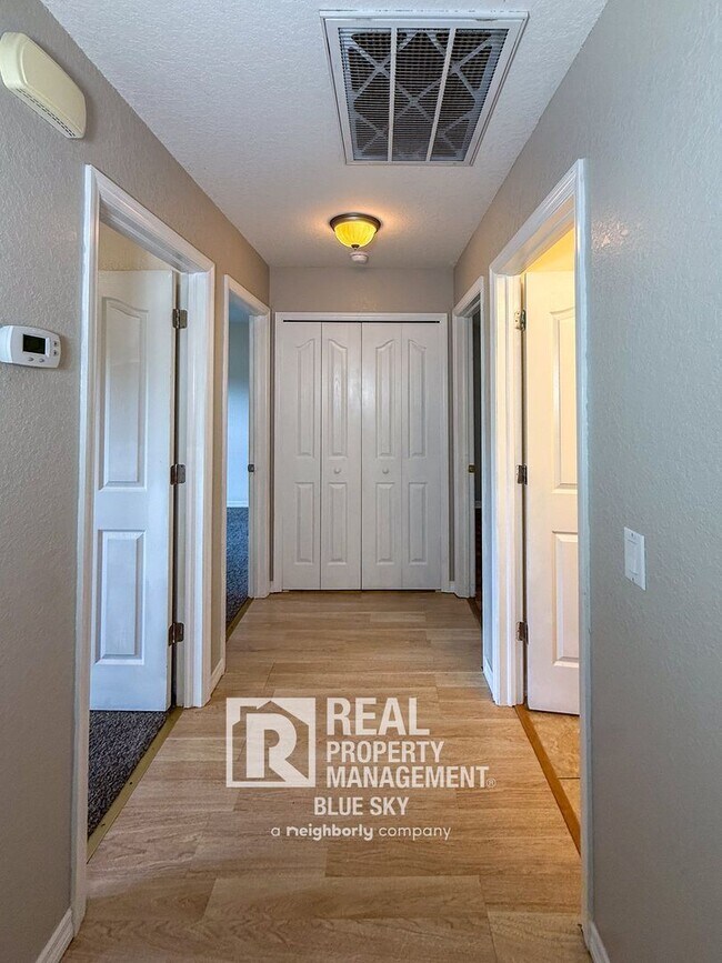 Building Photo - 12336 Jaybird Rd