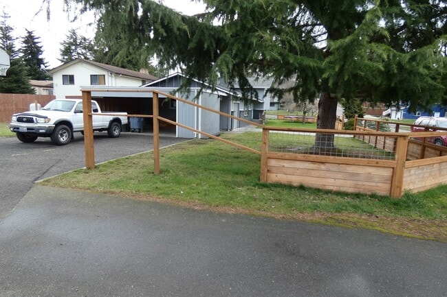 Building Photo - High Quality - Great Neighborhood