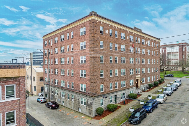Exterior Buliding - Vintage Apartments