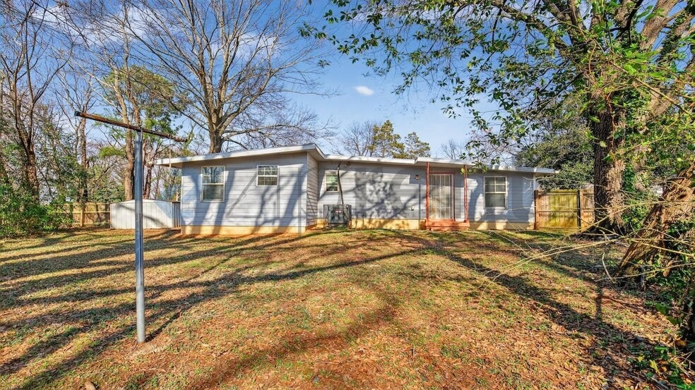 Building Photo - 1657 Thornton Pl SW