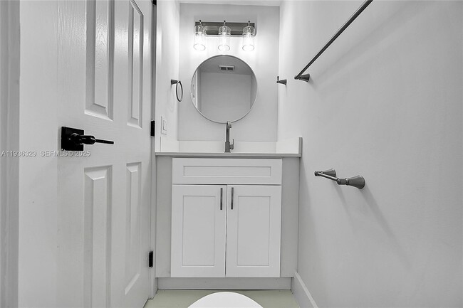 Building Photo - 2699 NE 15th St