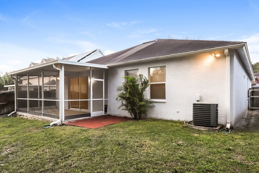 Building Photo - 619 Wave Crest Cir