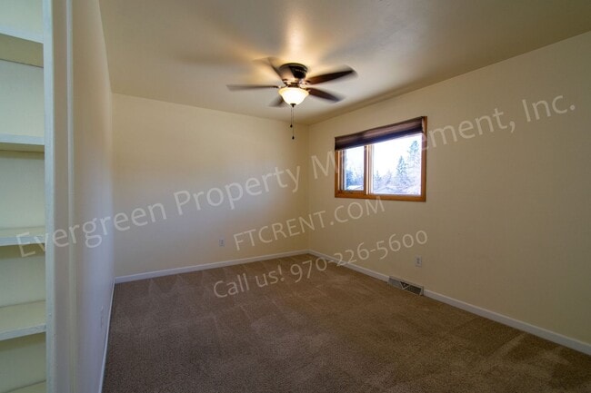 Building Photo - 2206 Wakefield Dr